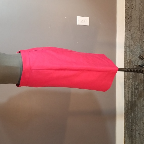 J. Crew No. 2 Pencil skirt size 6. Gorgeous coral colour. Fully lined. Cotton - Picture 2 of 9